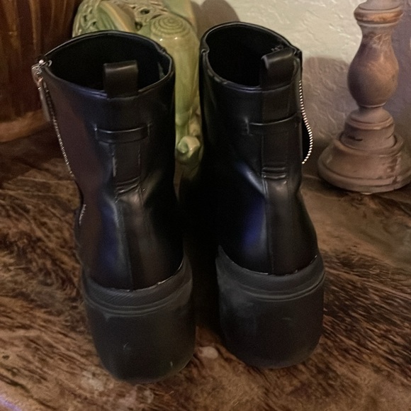 Danilyn Lugsole Bootie - Picture 4 of 8